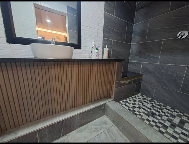 21 BEDROOM GUEST HOUSE FOR SALE IN THREE RIVERS